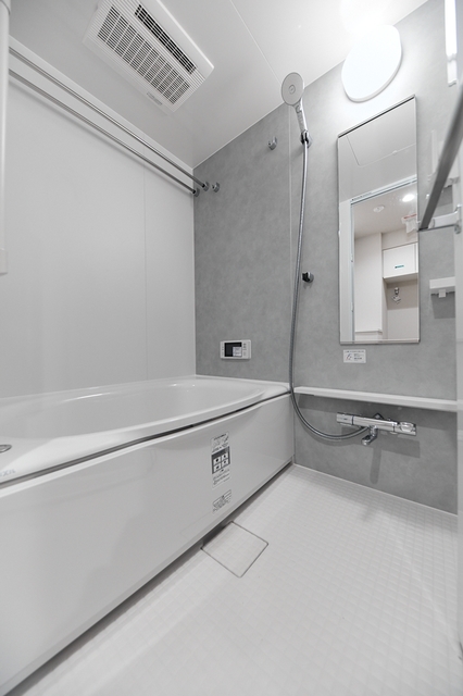 バス・シャワールーム　※写真は同タイプ住戸です。