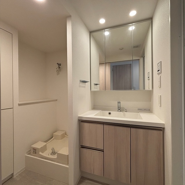 洗面設備　※写真は同タイプ住戸です。