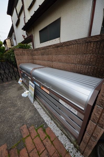 エントランス　ゴミ置き場