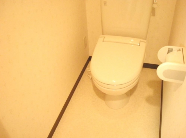トイレ　別号室の参考写真です。