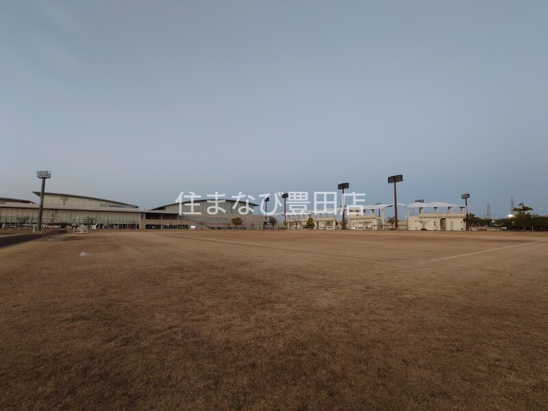 公園　刈谷市総合運動公園（公園）まで1589m
