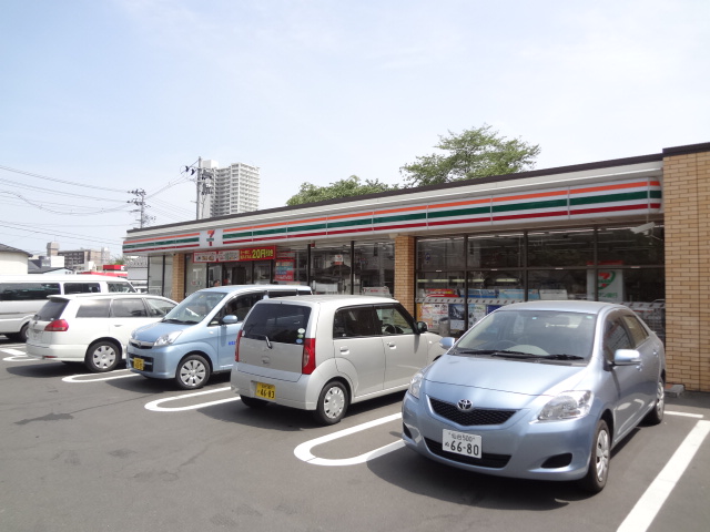 コンビニ　セブンイレブン仙台三条町店（コンビニ）まで422m