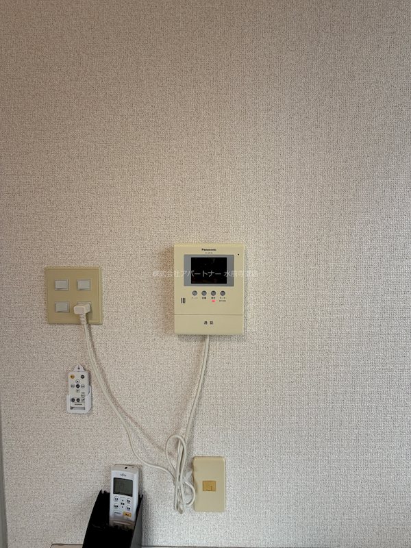 セキュリティ　来訪者をご確認いただけるモニターホン付きです！