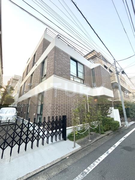 建物外観　タイル貼の高級感ある外観♪
