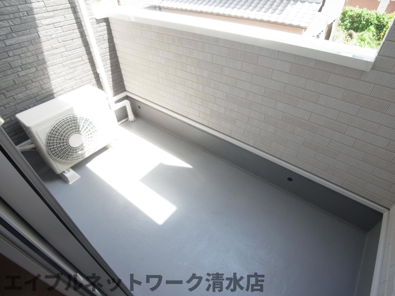 バルコニー　お洗濯にも便利なバルコニー付き