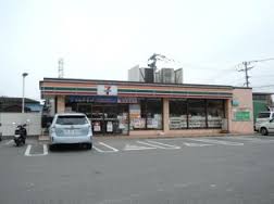 コンビニ　セブン－イレブン那珂川片縄５丁目店（コンビニ）まで456m