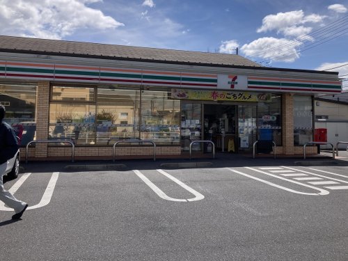 コンビニ　セブンイレブン 名古屋比良1丁目店（コンビニ）まで738m