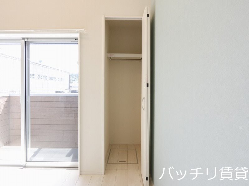 収納　画像は同型タイプの為、現状を優先致します。