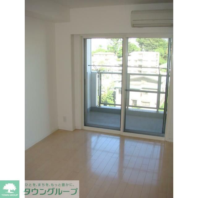 ライオンズシティ白金高輪の居間写真