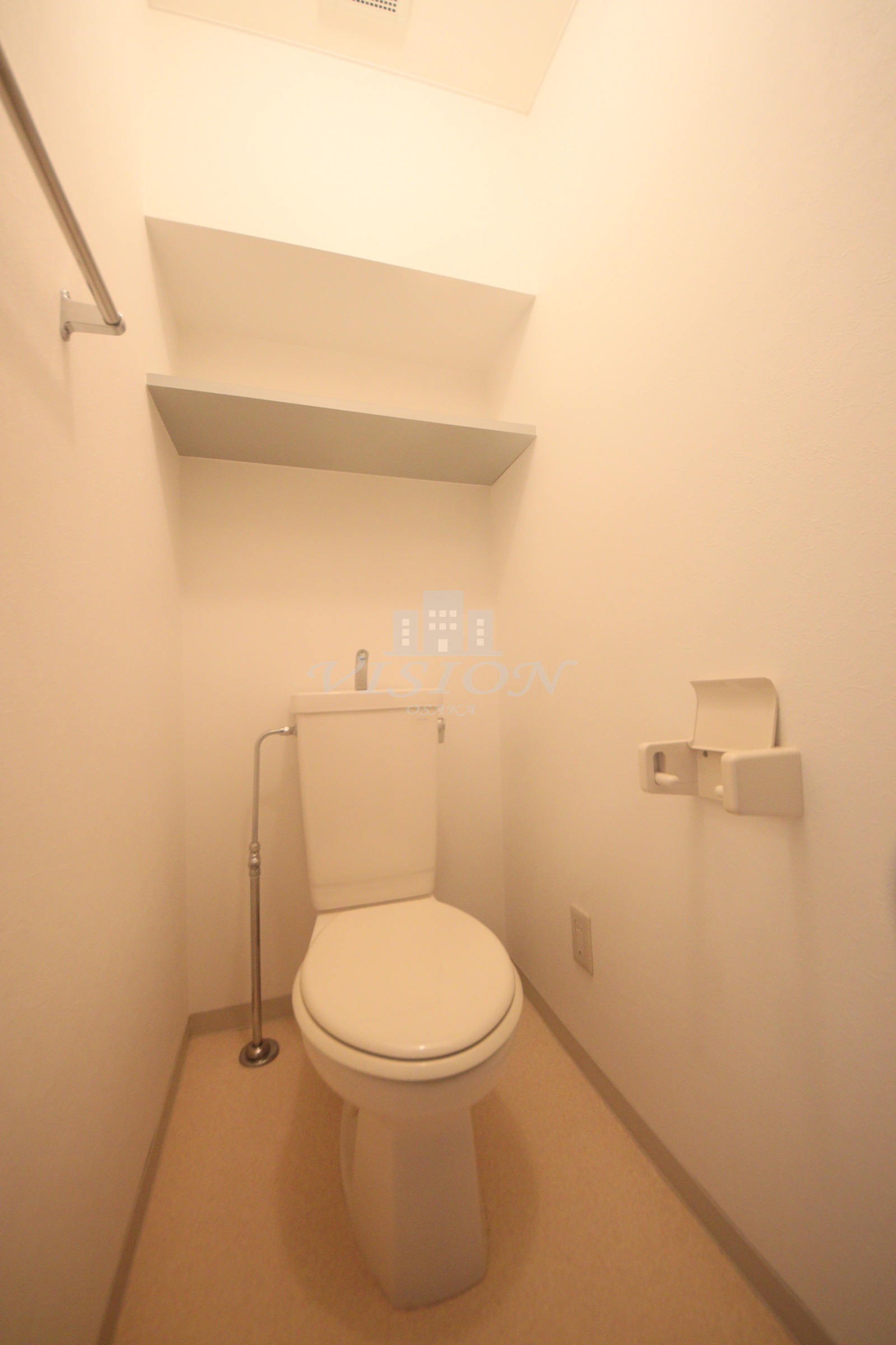 地下鉄御堂筋線 江坂駅 徒歩5分 6階建 築32年のトイレ写真