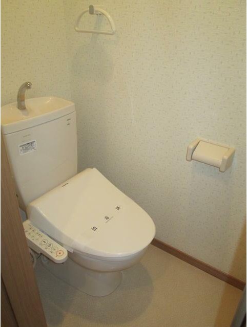 トイレ　落ち着いた色調のトイレです♪
