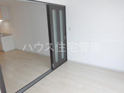 阪急京都線 茨木市駅 徒歩3分 5階建 築11年の居間写真