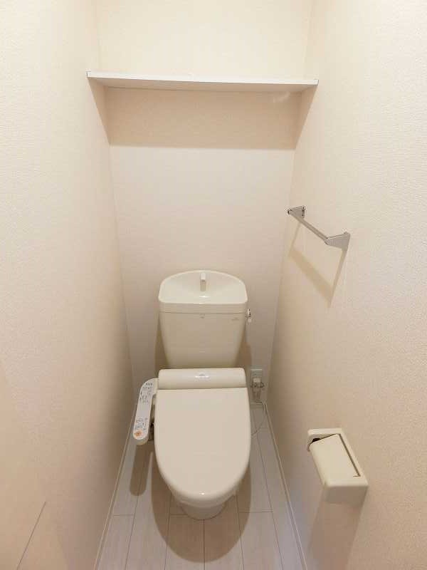 トイレ　※同物件、別部屋の写真です。