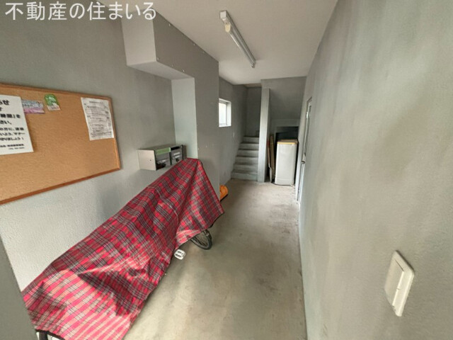 地下鉄南北線 澄川駅 徒歩4分 3階建 築23年の外観写真