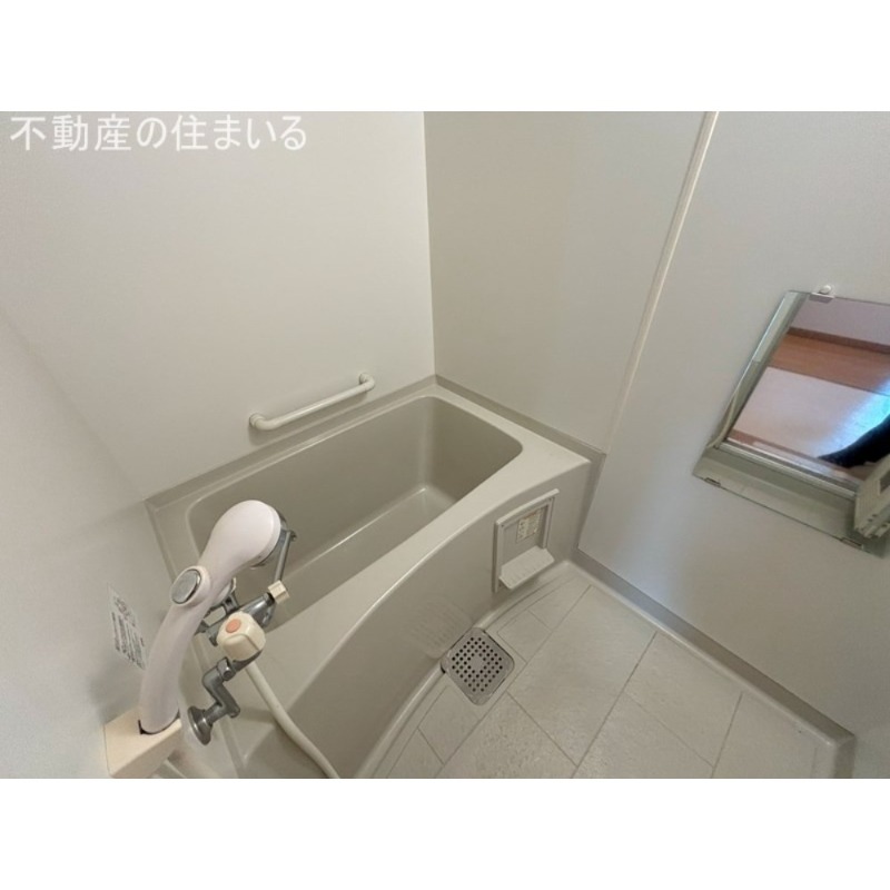地下鉄南北線 澄川駅 徒歩4分 3階建 築23年の風呂写真