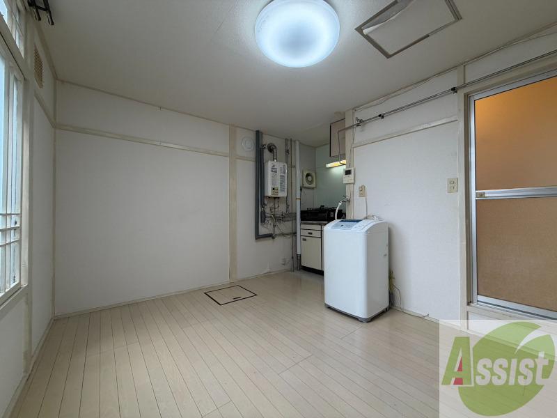 その他部屋・スペース　こちらのお部屋は光が差し込む、温かみのあるお部屋です。