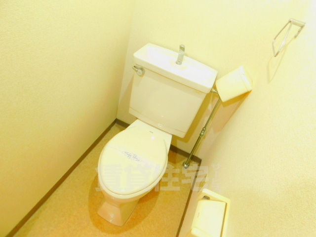 カーサソラッツオ弐番館のトイレ写真
