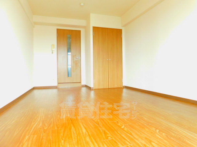 カーサソラッツオ弐番館の居間写真