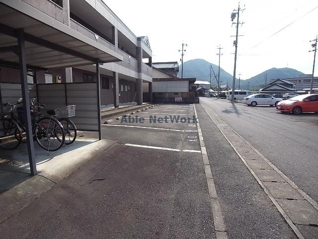 駐車場　駐車場