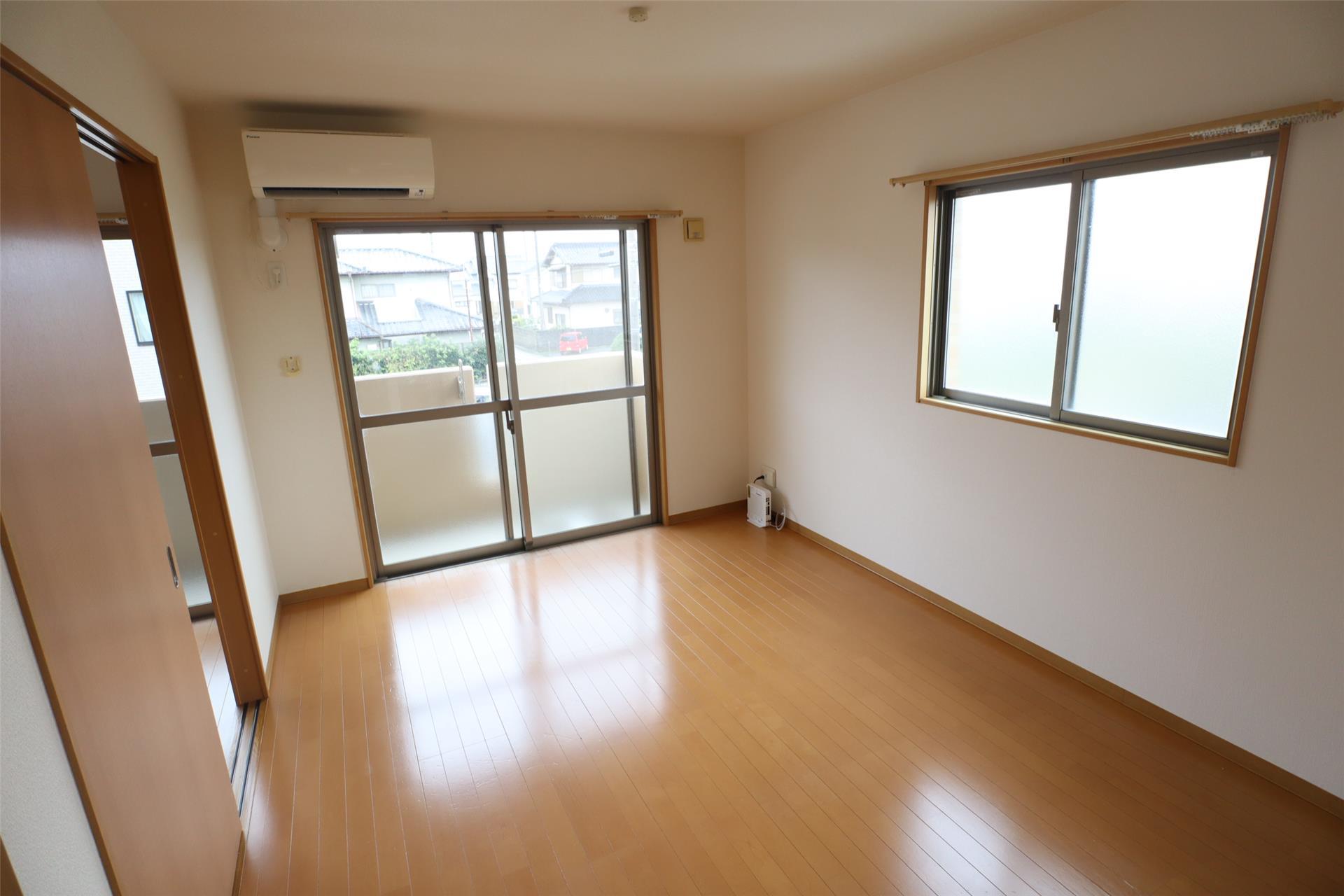 居室・リビング　角部屋で2面採光です