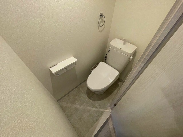 ＪＲ常磐線 北千住駅 徒歩10分 4階建 築2年のトイレ写真