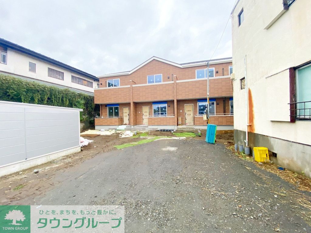 建物外観　駐車場