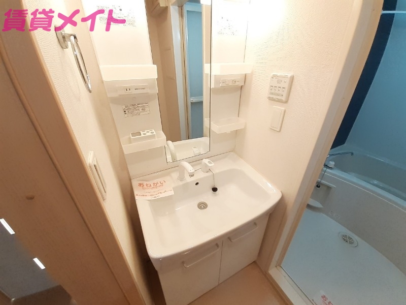 洗面設備　反転タイプ参考写真