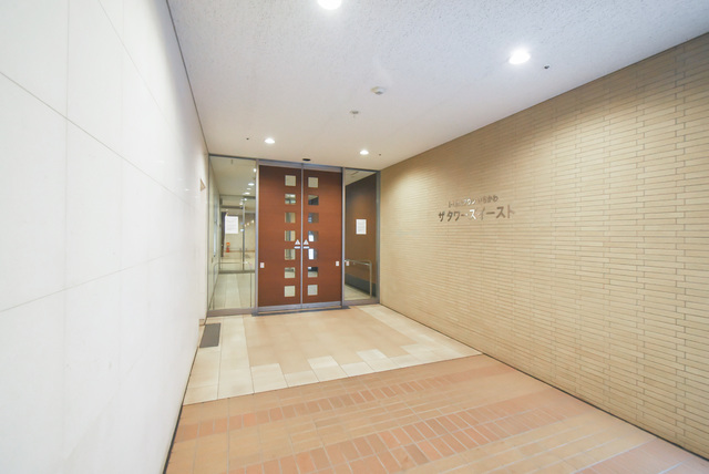 URI-linkタウンいちかわザタワーズイーストの外観写真