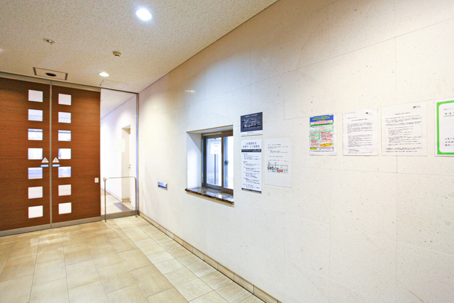 URI-linkタウンいちかわザタワーズイーストの外観写真