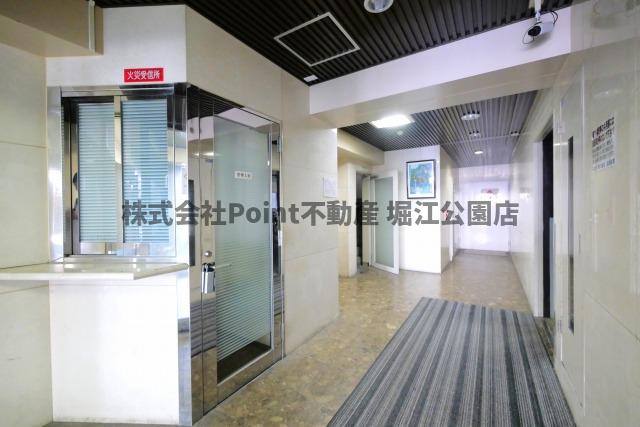 地下鉄谷町線 谷町六丁目駅 徒歩5分 9階建 築37年の外観写真