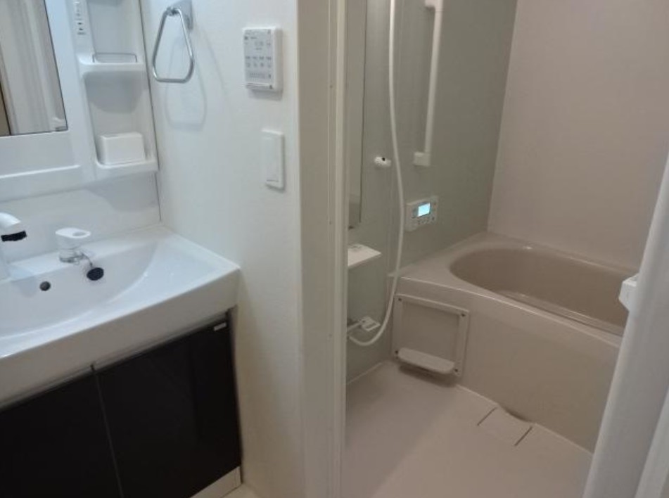 バス・シャワールーム　別部屋参考写真