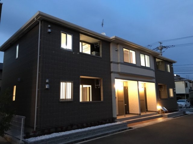 建物外観　外観写真（夜）