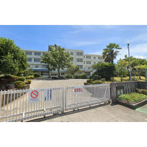 小学校　静岡市立井宮北小学校（小学校）まで896m