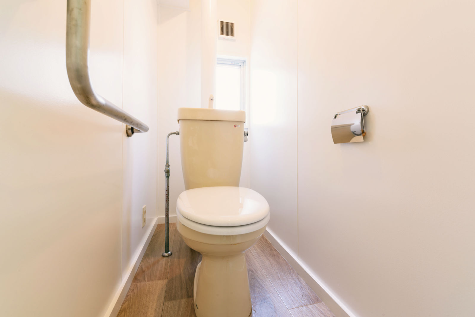 トイレ　コンパクトで使いやすいトイレです