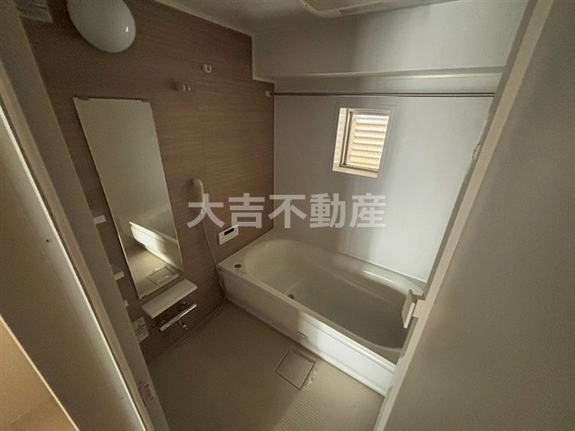 バス・シャワールーム　※別部屋の写真です