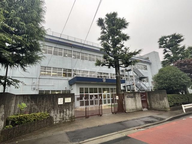 中学校　立川市立立川第三中学校（中学校）まで558m