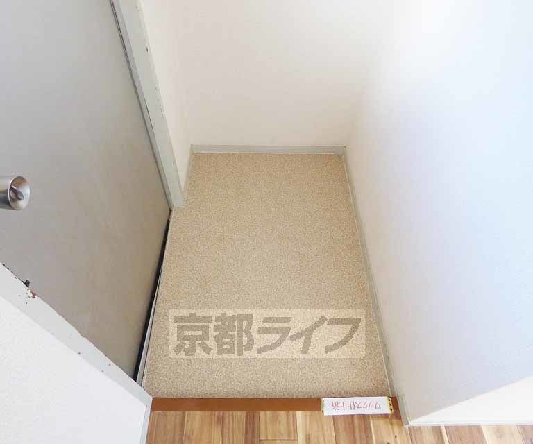 【マンションいそい常盤の玄関】