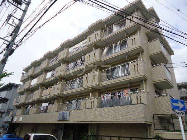 名古屋市名東区貴船のマンションの建物外観