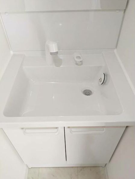 洗面設備　忙しい朝にうれしいシャンプードレッサー付きです♪