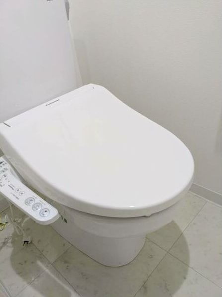 トイレ　あったらうれしいウォシュレット付き♪