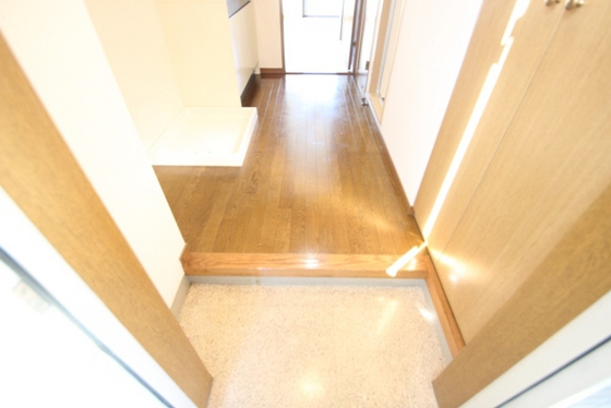 玄関　※別室の写真です