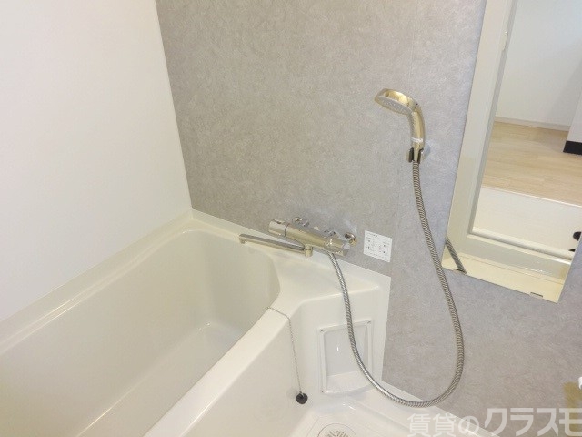 バス・シャワールーム　お風呂とトイレは別です♪ゆっくり疲れをおとり下さいませ。