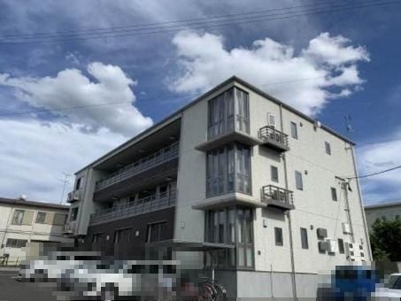 郡山市咲田のマンションの建物外観