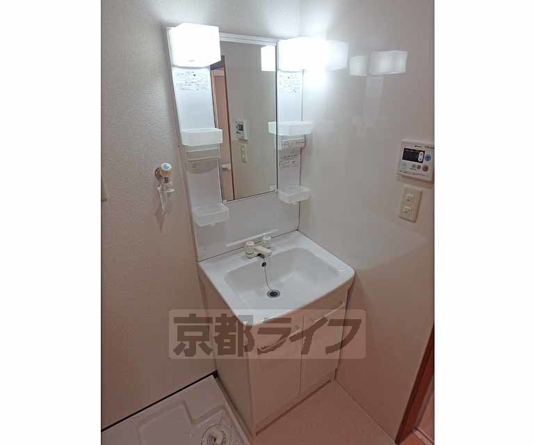 洗面設備　独立洗面台です。