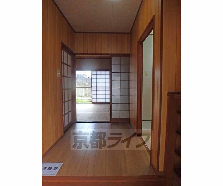 その他部屋・スペース　玄関から見たところです。