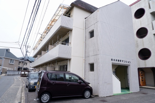 第6多田野マンションの建物外観