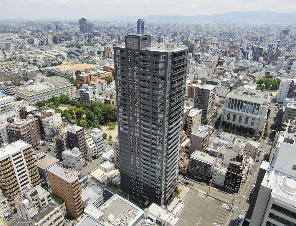 ピアッツァタワー上本町EASTの建物外観