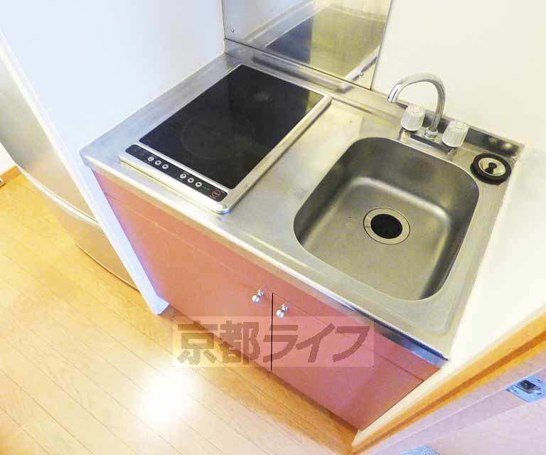 キッチン　ＩＨコンロ付きです。