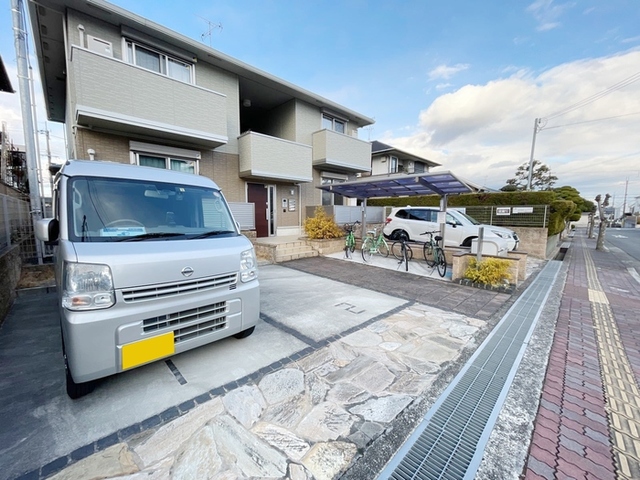 【カレントの駐車場】