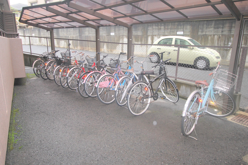 【豊中市本町のマンションの駐車場】